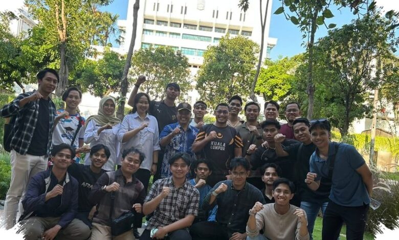 Mahasiswa Malaysia dan Surabaya Menyaksikan Cara Kantor Gubernur Jatim Bekerja