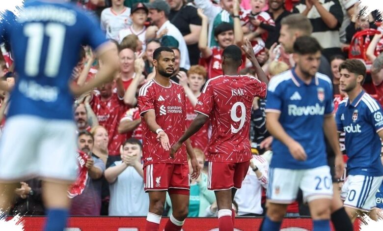 Como Tertekan di Anfield, Liverpool Menang 2-0 lewat Gol Gakpo dan Jacquet