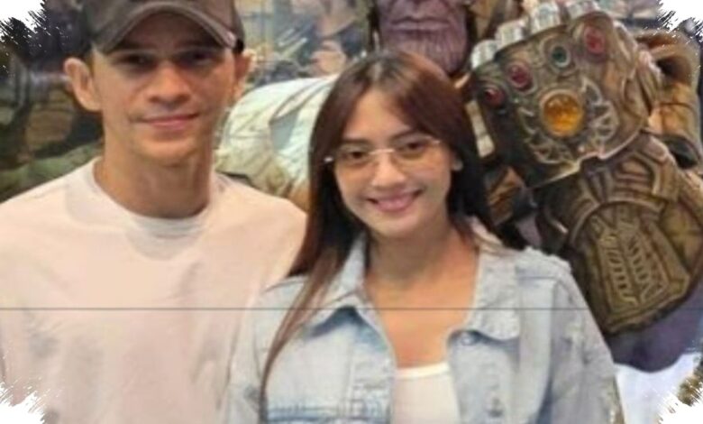 Dari Sinetron hingga Pelukan, Kedekatan Jonathan Frizzy dan Ririn Kian Terbuka