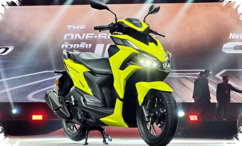 Bodi Ringkas Click 160 Melawan Aerox SP yang Lebih Berat namun Sarat Teknologi