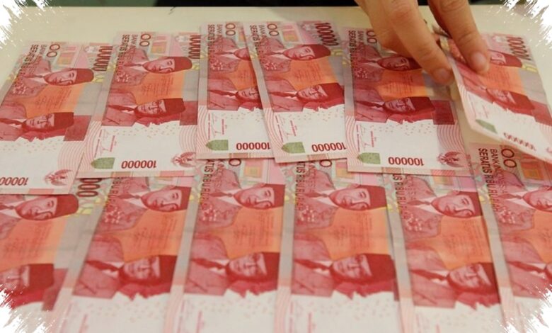 Emas Naik saat Rupiah Mendekati Rp18.000, Pasar Cermati Pergantian Gubernur BI