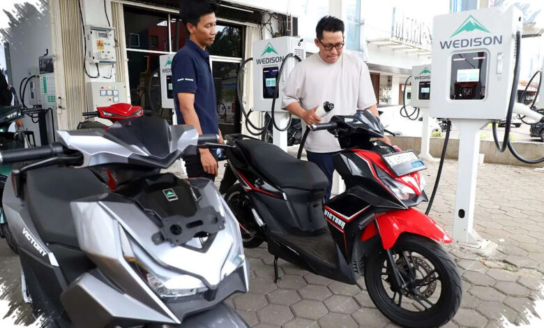 Petani Ditargetkan Pakai Motor Listrik, Baterai hingga Garansi Disorot