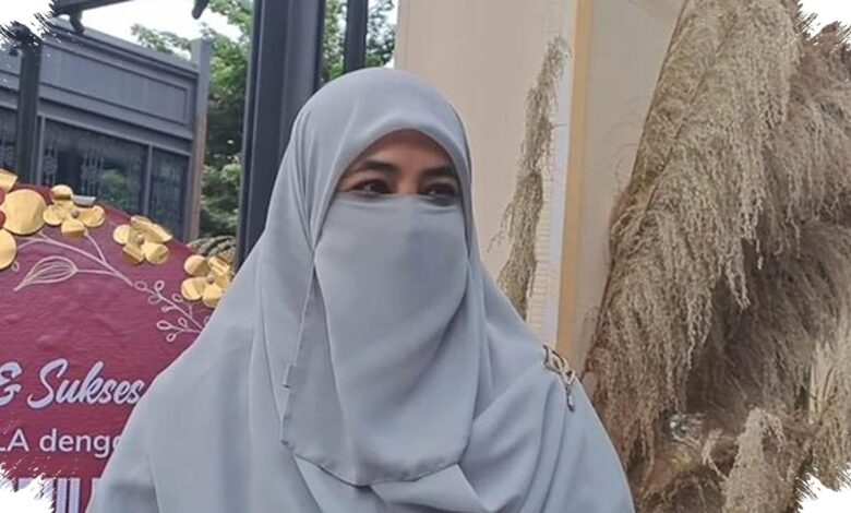 Tangis Umi Pipik Pecah Saat Nathalie Menikah, Doa Besar untuk Keluarga Baru Adzam